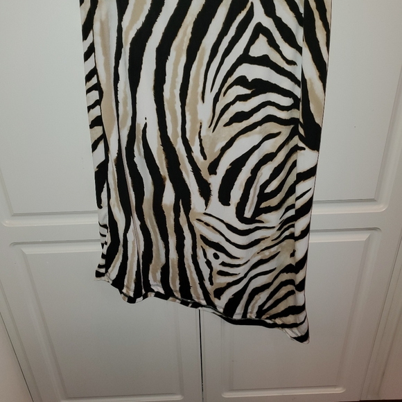 Lovely animal print asymmetrical skirt - Picture 2 of 2
